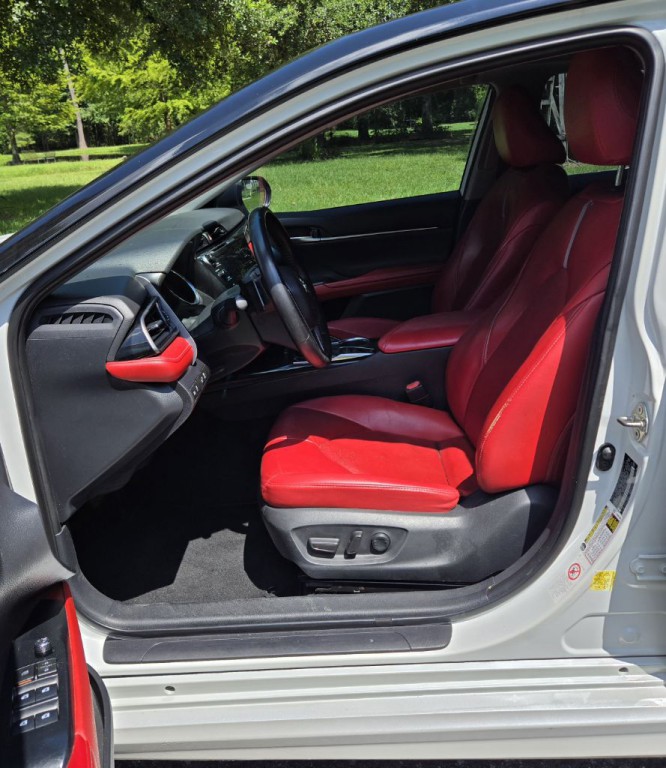 2019 Toyota Camry Image 10