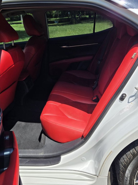 2019 Toyota Camry Image 11