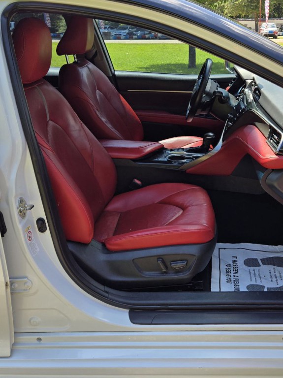 2019 Toyota Camry Image 14
