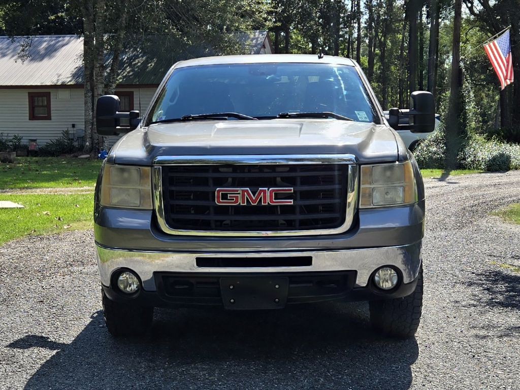 2009 GMC Sierra Image 2