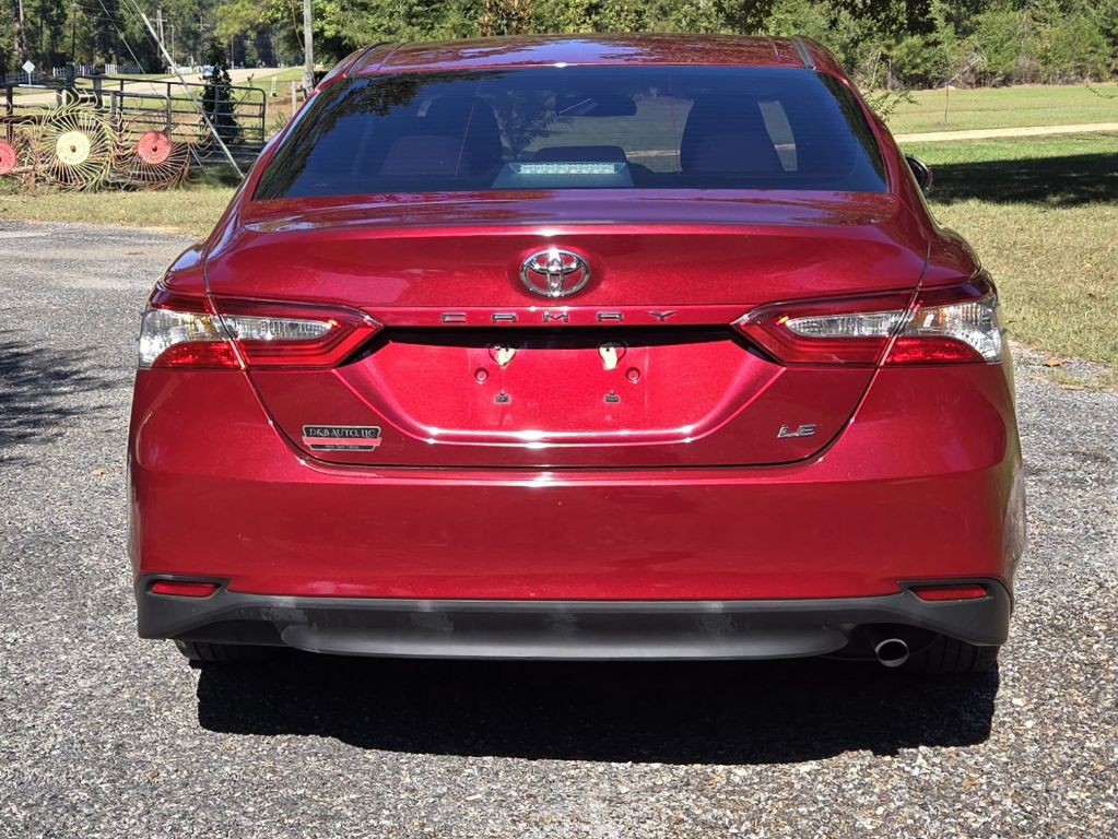 2018 Toyota Camry Image 16