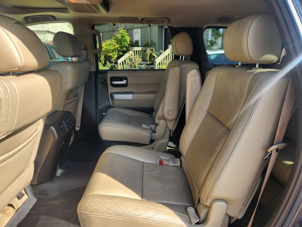 2008 Toyota Sequoia Image 9