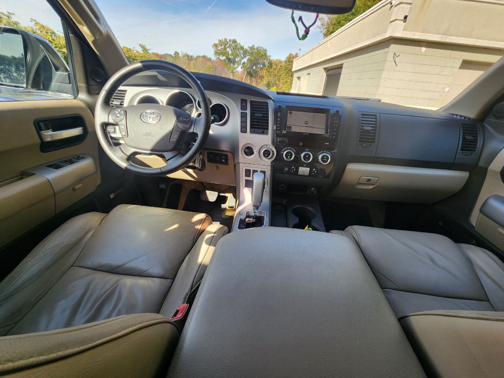 2008 Toyota Sequoia Image 12