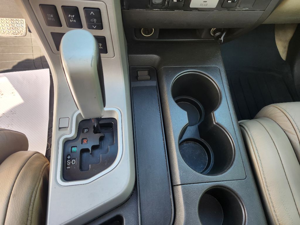 2008 Toyota Sequoia Image 26