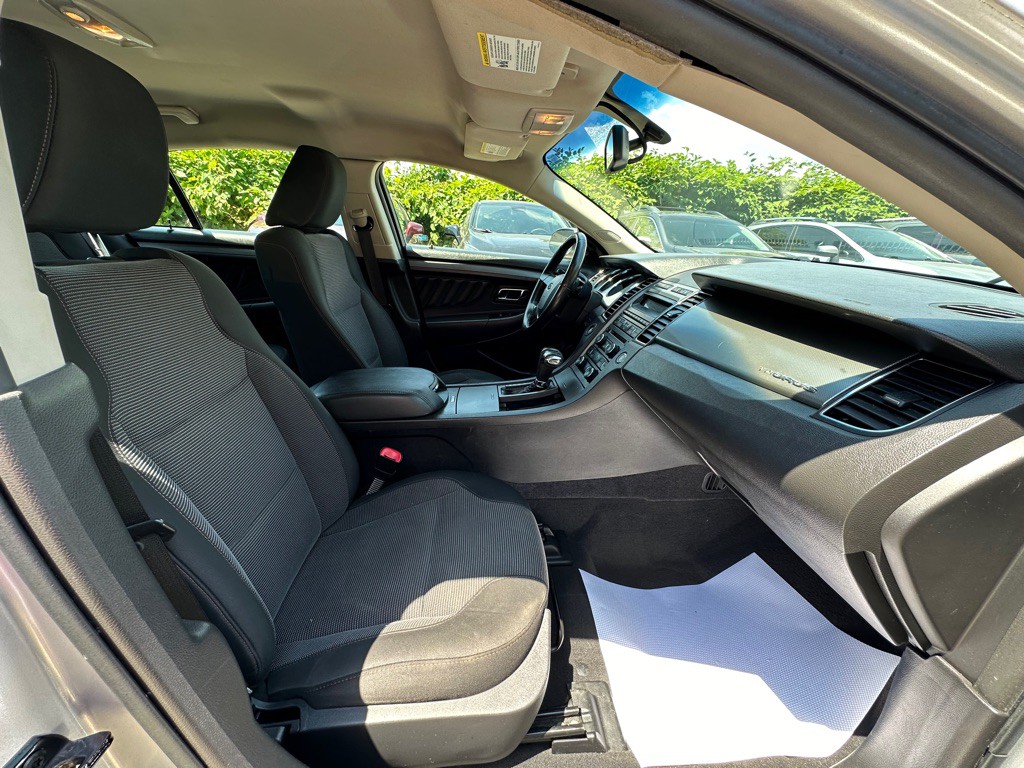 2010 Ford Taurus Image 6