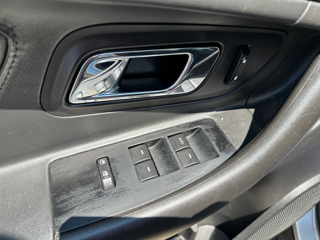 2010 Ford Taurus Image 16