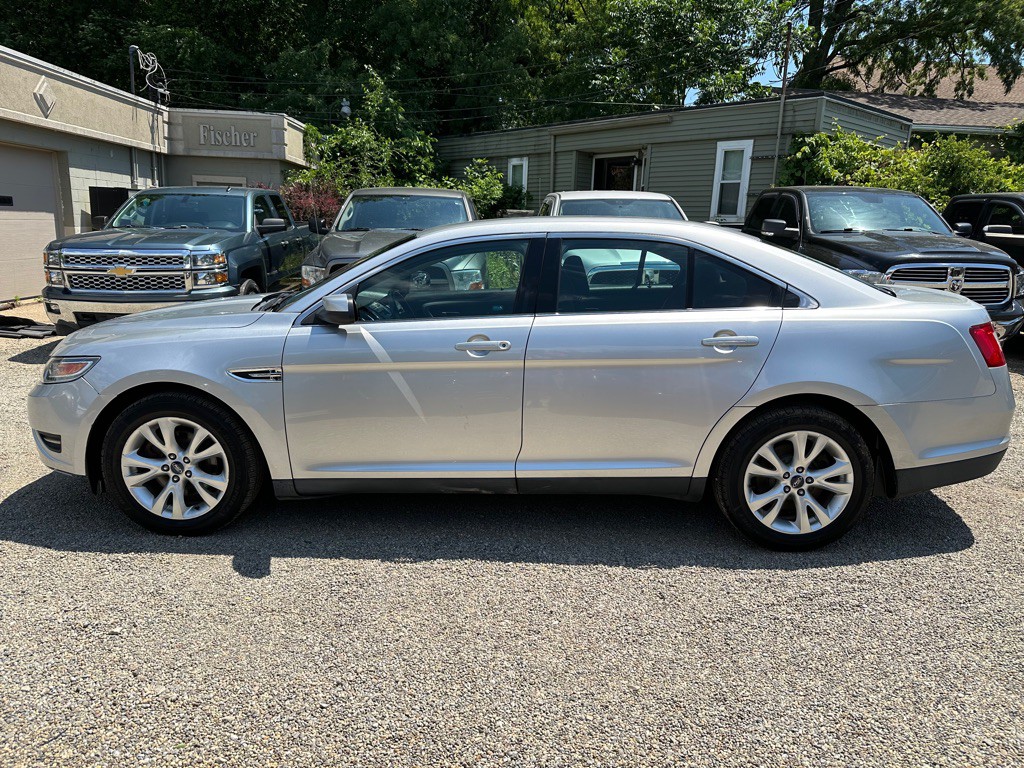 2010 Ford Taurus Image 23