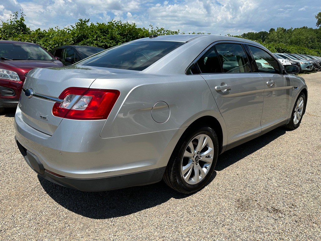 2010 Ford Taurus Image 27