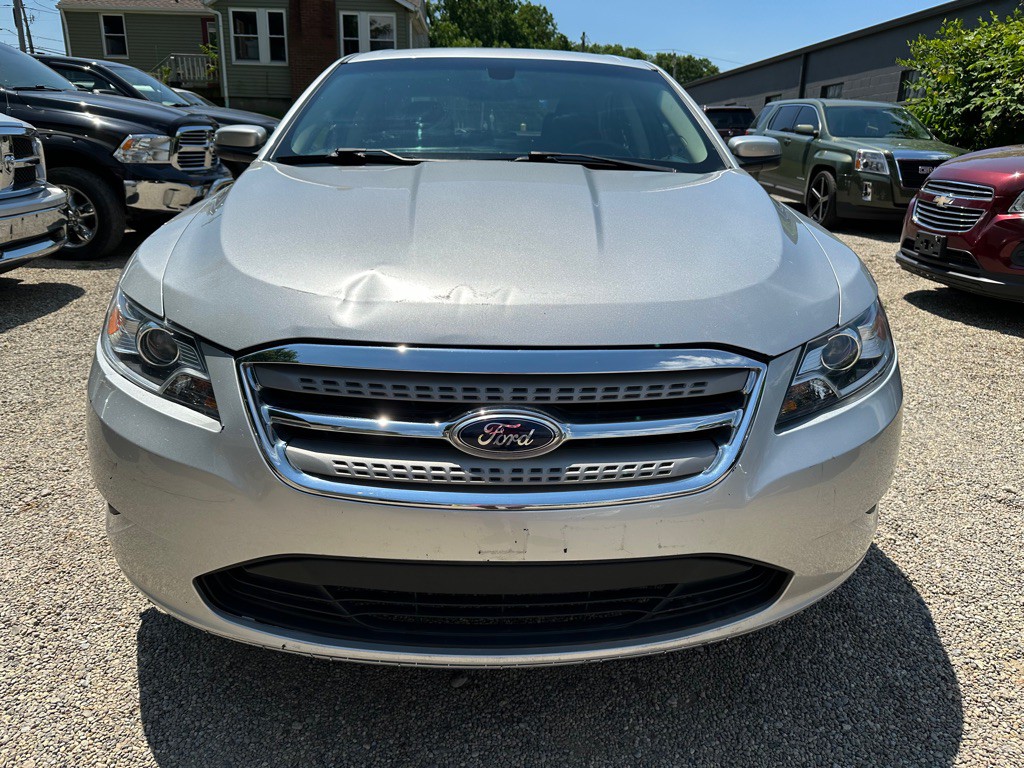 2010 Ford Taurus Image 30