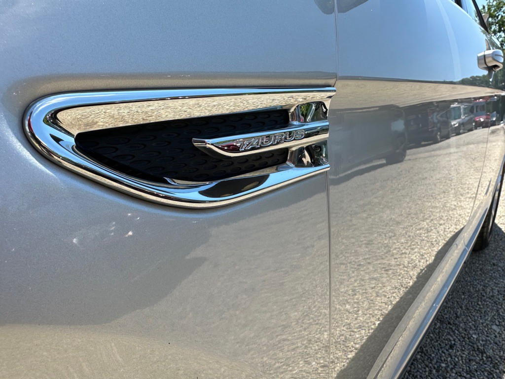2010 Ford Taurus Image 32