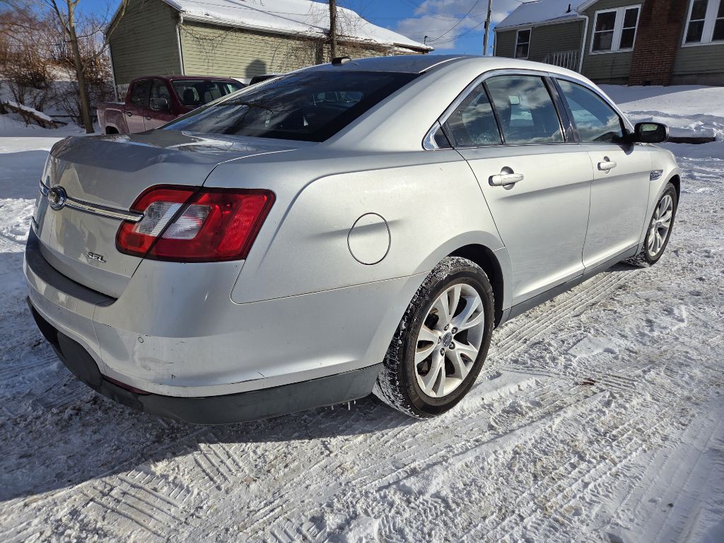 2010 Ford Taurus Image 5