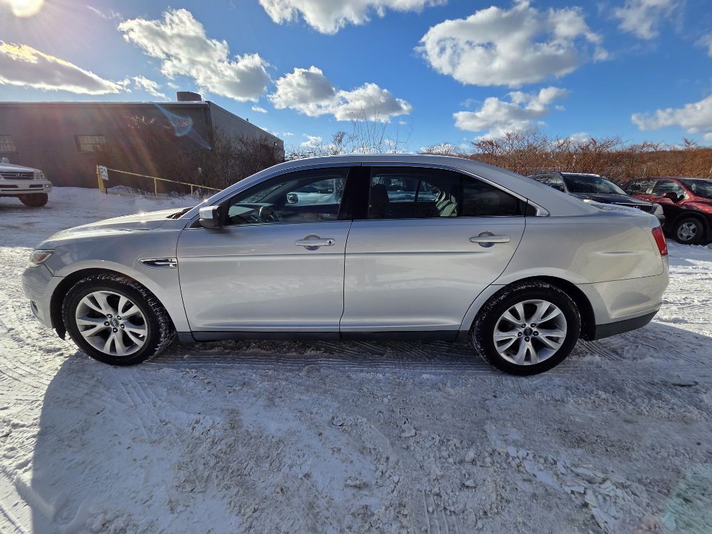 2010 Ford Taurus Image 8