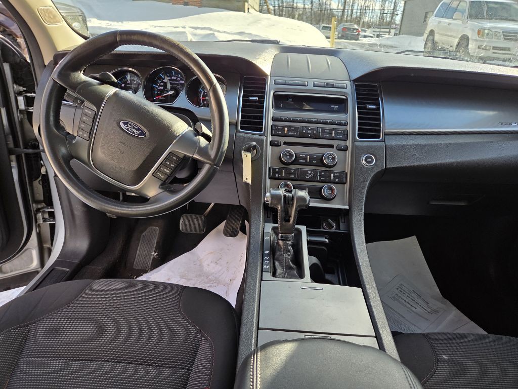 2010 Ford Taurus Image 10