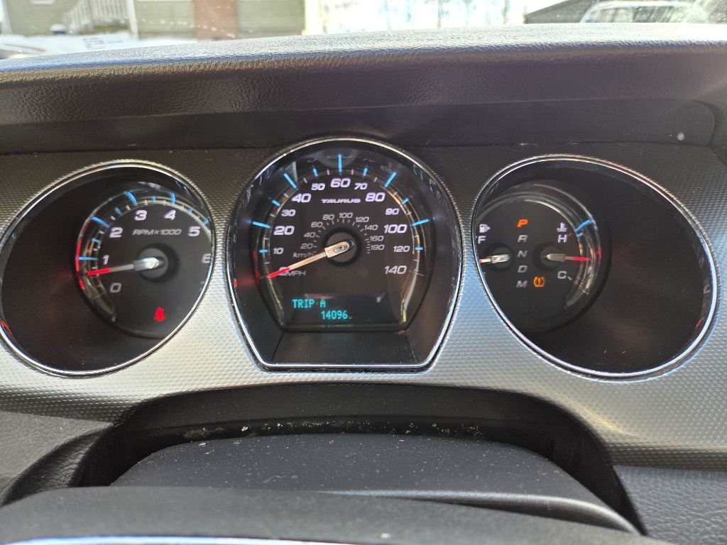 2010 Ford Taurus Image 11