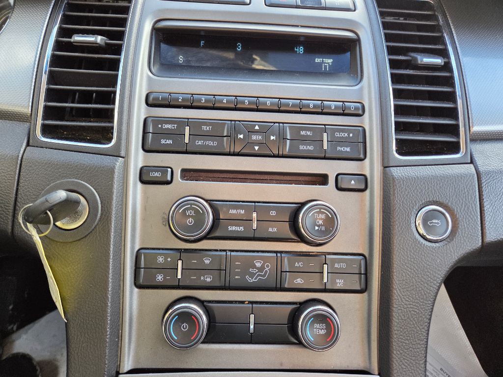 2010 Ford Taurus Image 12