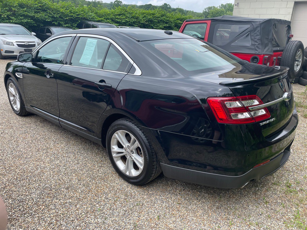 2016 Ford Taurus Image 4