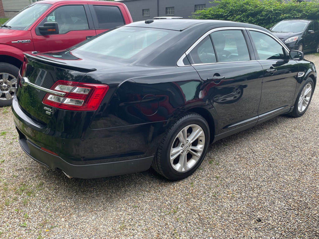 2016 Ford Taurus Image 5