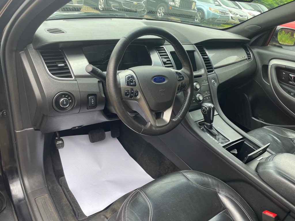 2016 Ford Taurus Image 8