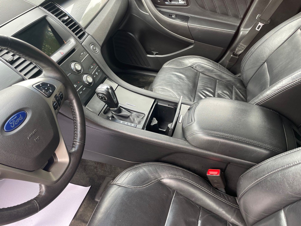 2016 Ford Taurus Image 10