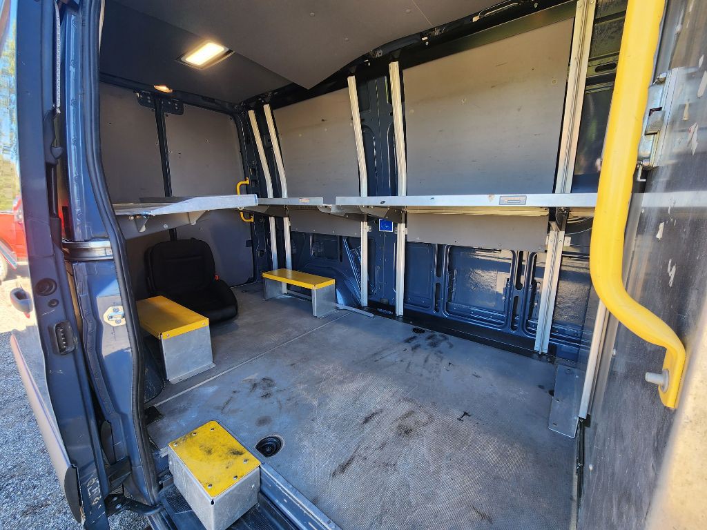 2017 Mercedes-Benz Sprinter Image 6