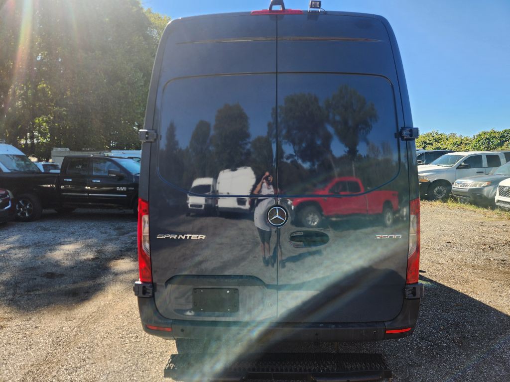 2017 Mercedes-Benz Sprinter Image 9