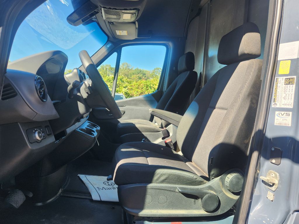 2017 Mercedes-Benz Sprinter Image 12
