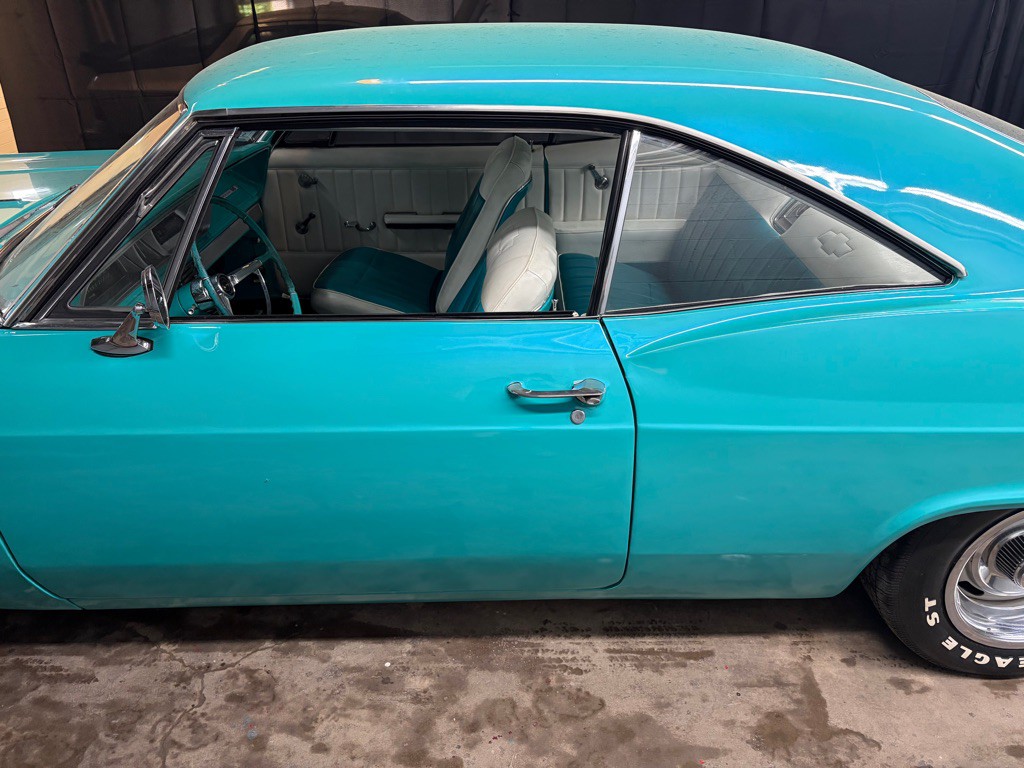 1966 Chevrolet Impala Image 5