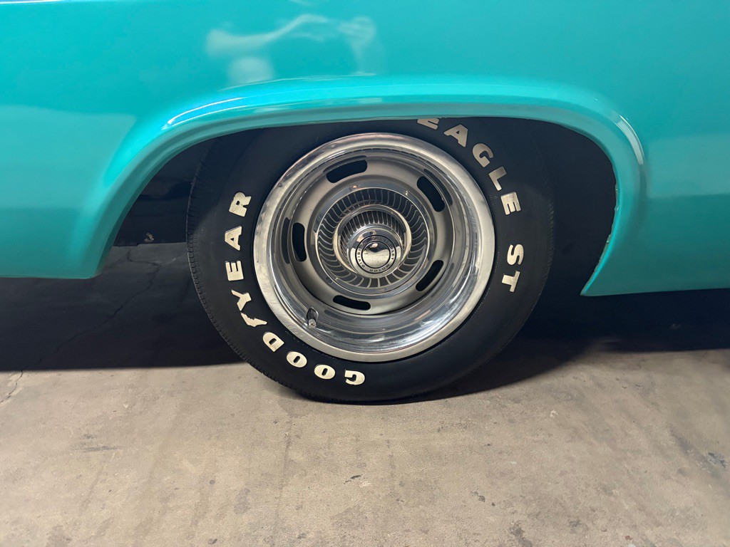 1966 Chevrolet Impala Image 13