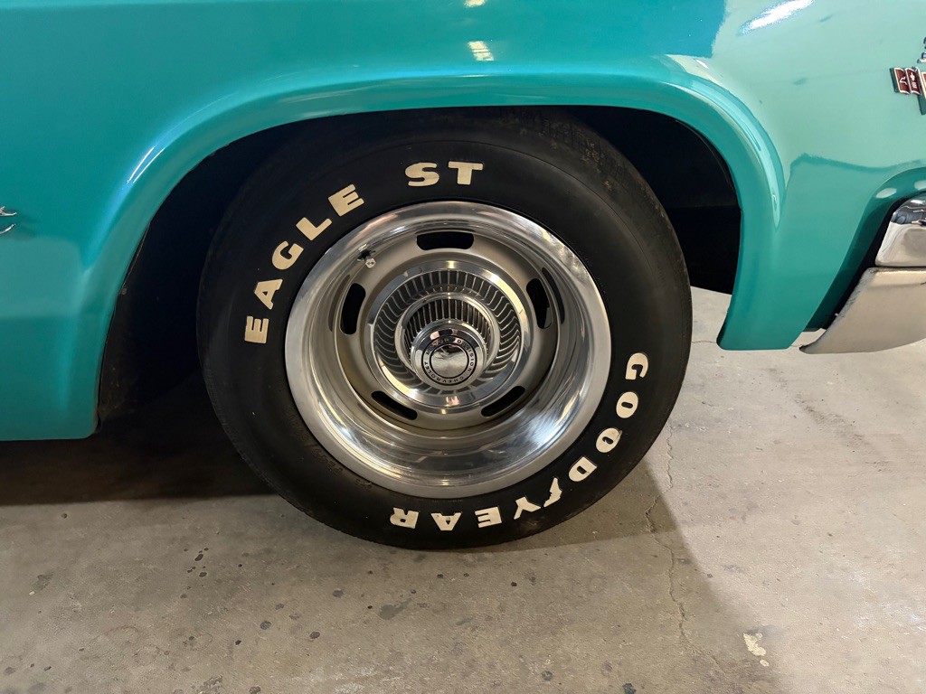 1966 Chevrolet Impala Image 17