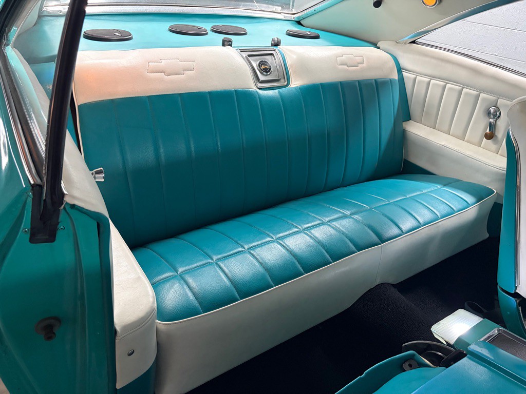 1966 Chevrolet Impala Image 32