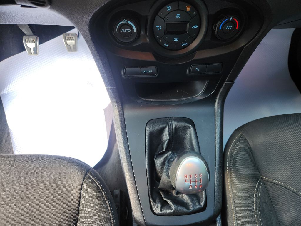 2017 Ford Fiesta Image 44