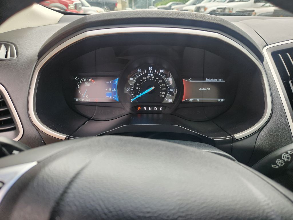 2017 Ford Edge Image 15