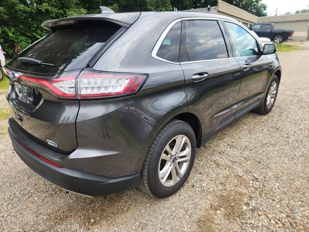 2017 Ford Edge Image 2