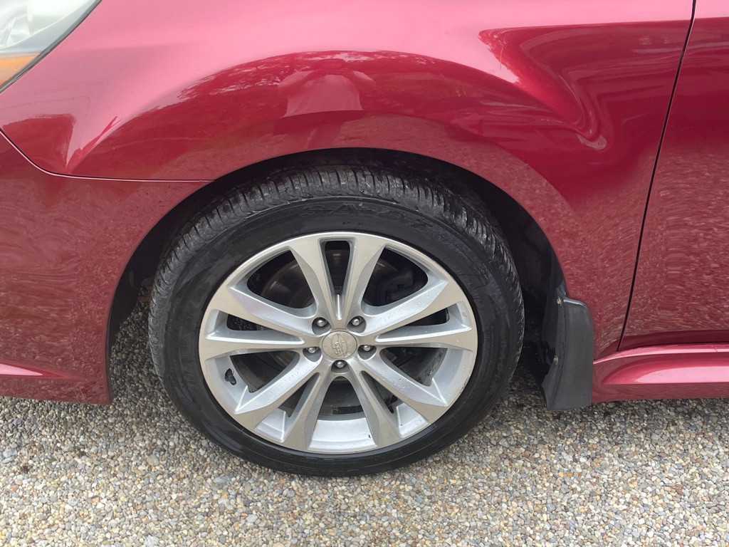 2013 Subaru Legacy Image 3