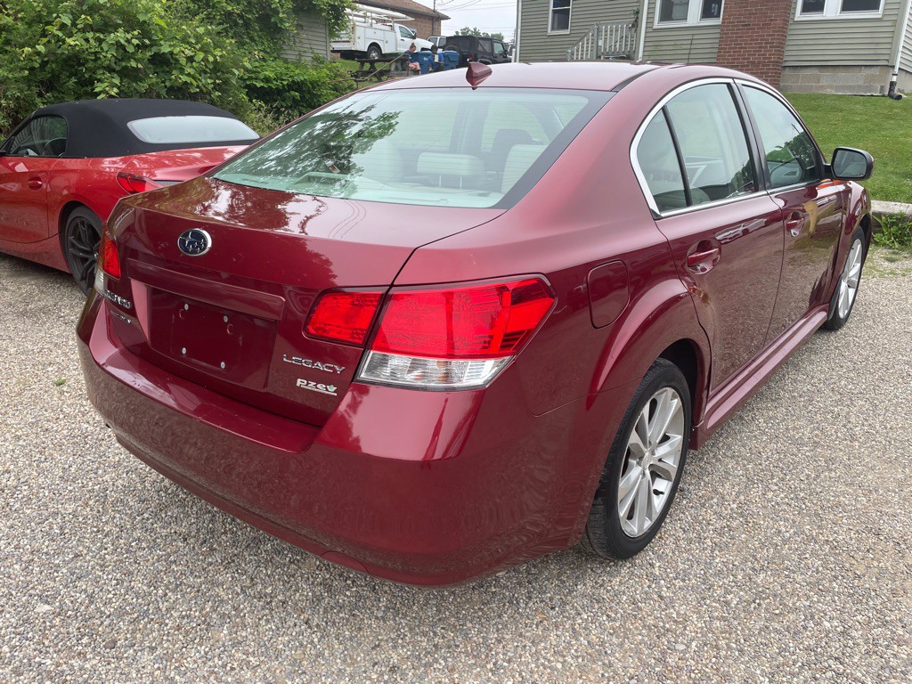 2013 Subaru Legacy Image 5