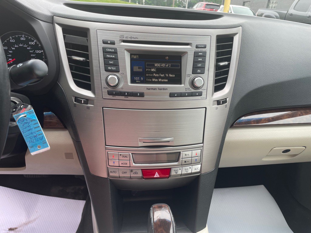 2013 Subaru Legacy Image 19