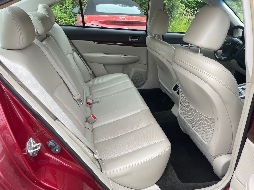 2013 Subaru Legacy Image 25