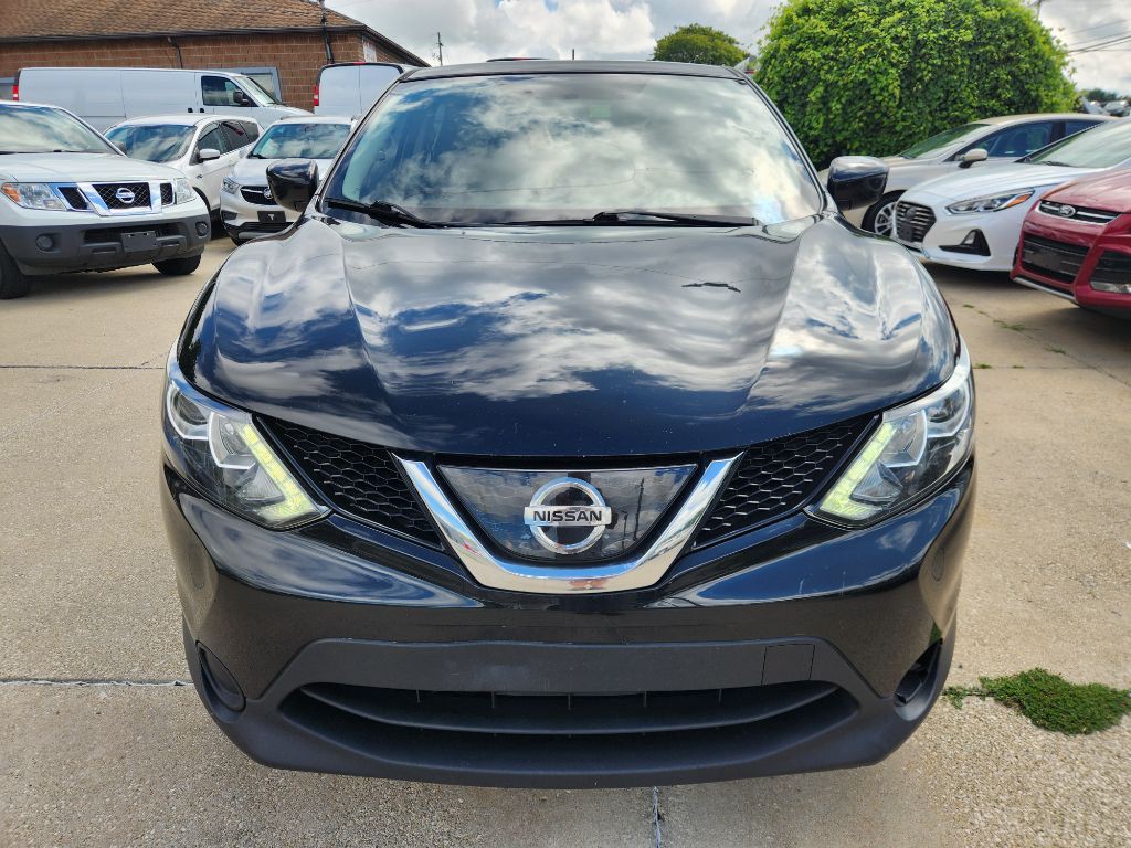 2019 Nissan Rogue Image 2