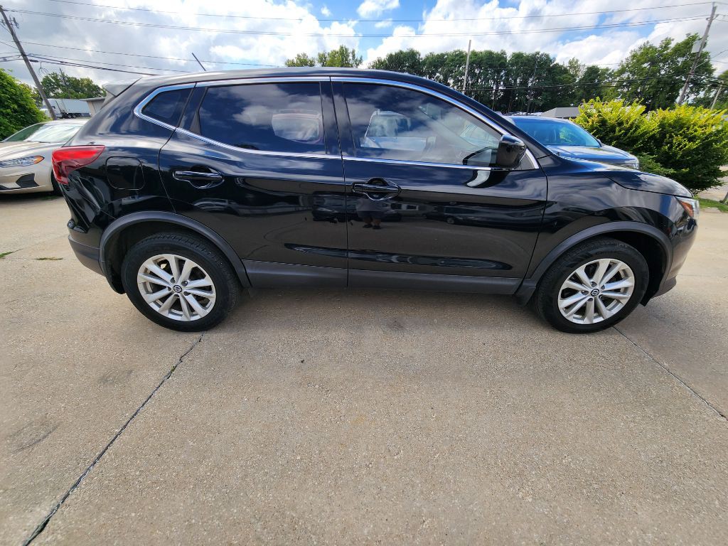 2019 Nissan Rogue Image 4