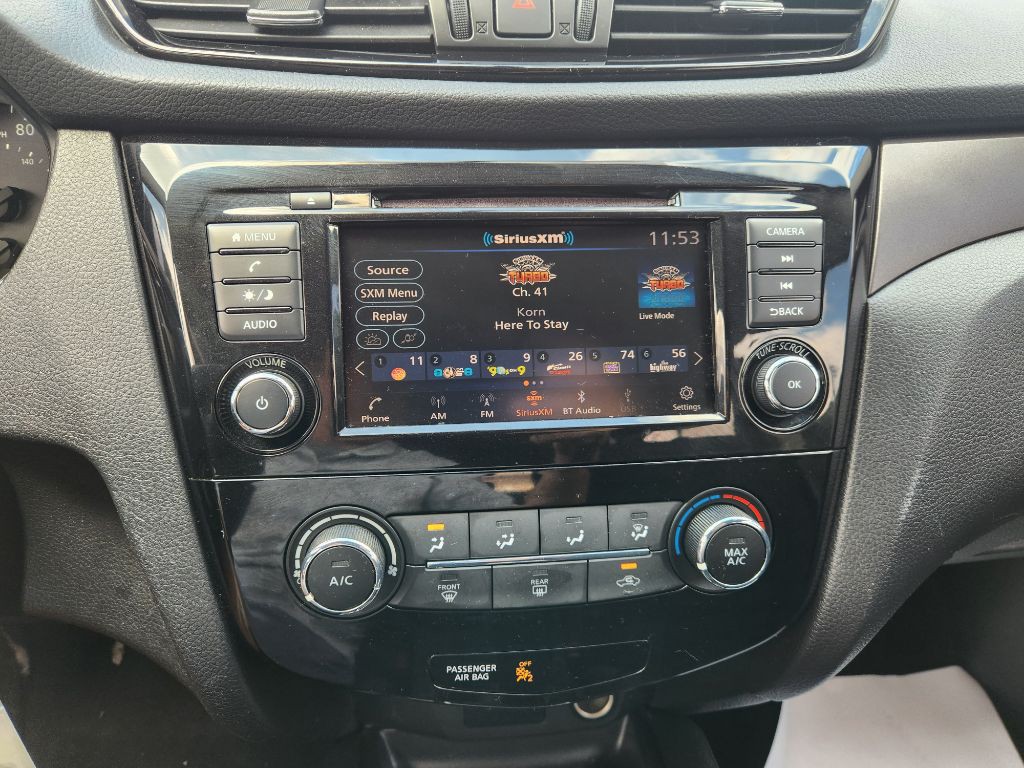2019 Nissan Rogue Image 16