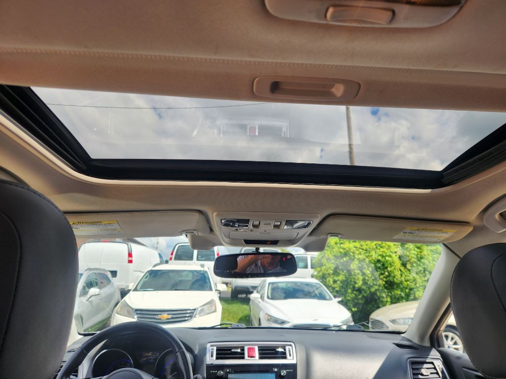2015 Subaru Outback Image 11
