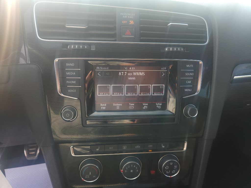 2015 Volkswagen GTI Image 14