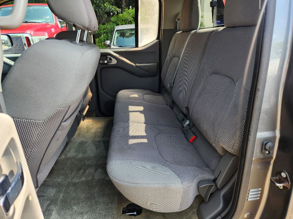 2016 Nissan Frontier Image 9
