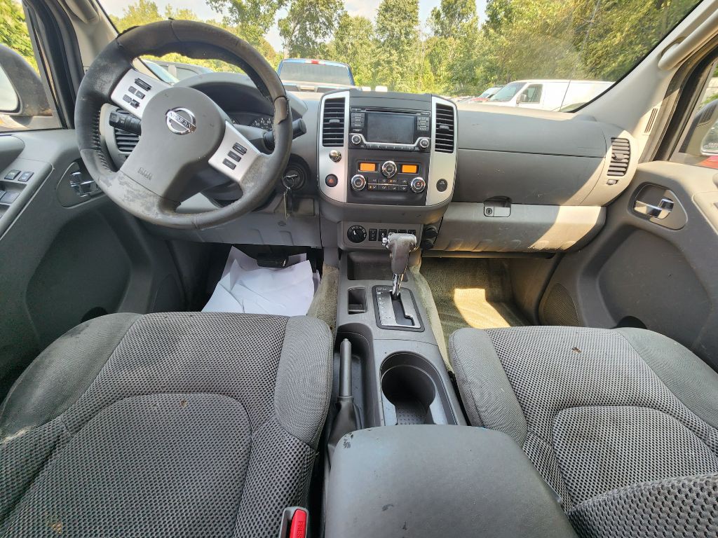 2016 Nissan Frontier Image 10
