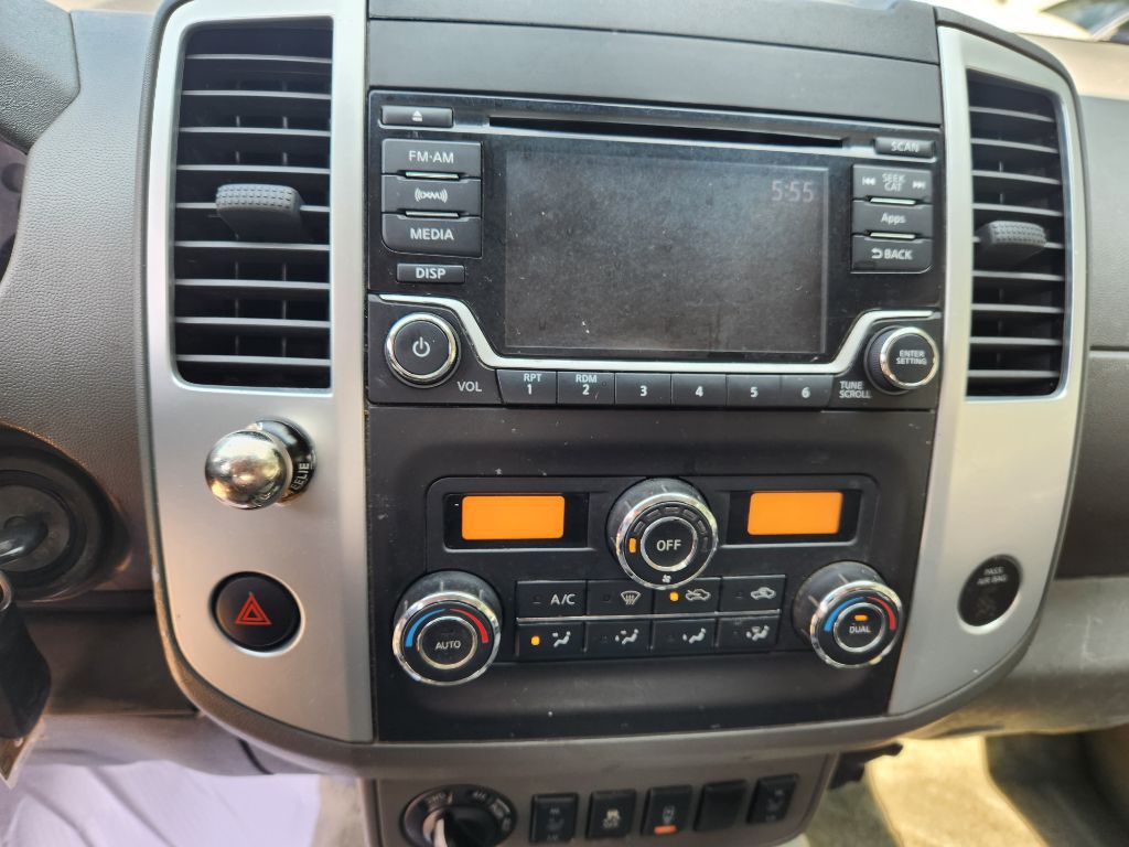 2016 Nissan Frontier Image 13