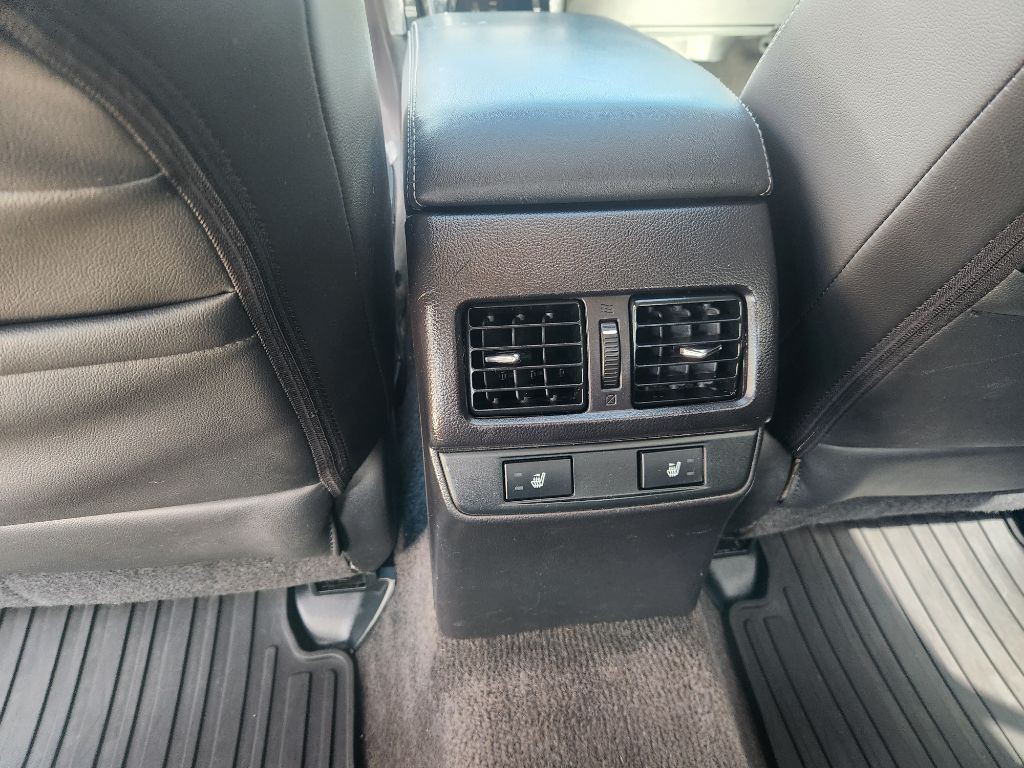 2015 Subaru Legacy Image 12