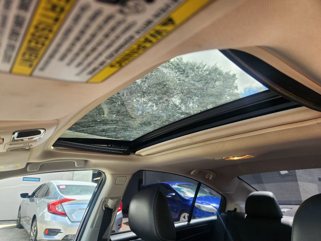 2015 Subaru Legacy Image 19