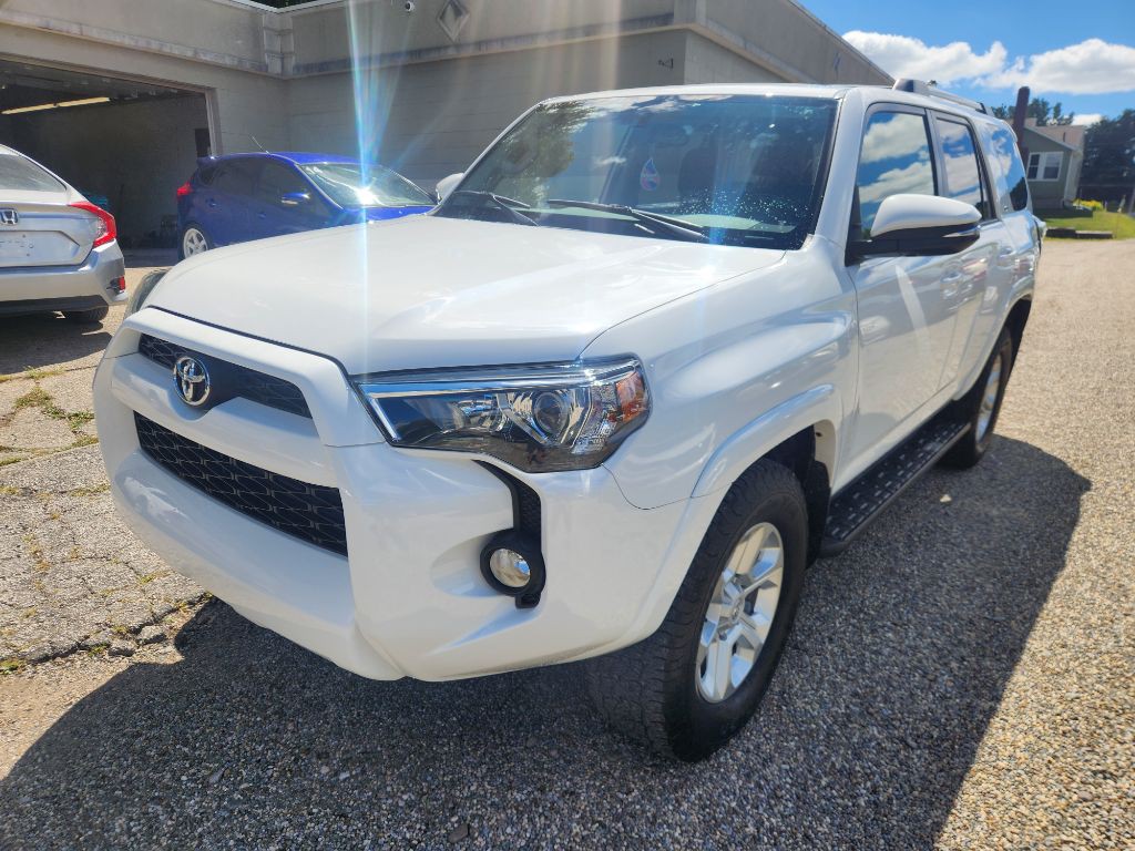 2019 Toyota 4Runner Image 2