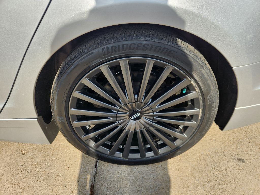 2017 Lincoln MKZ Image 9