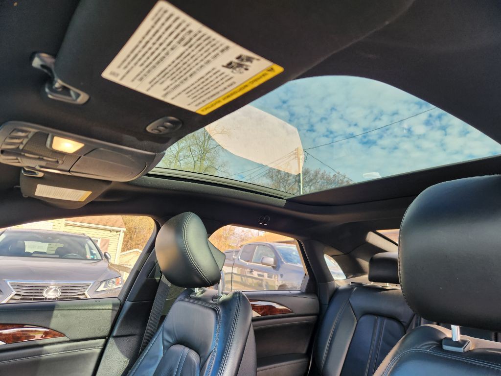 2017 Lincoln MKZ Image 11